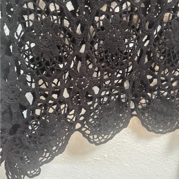 Black Long Sleeved Crocheted Top - Picture 3 of 6